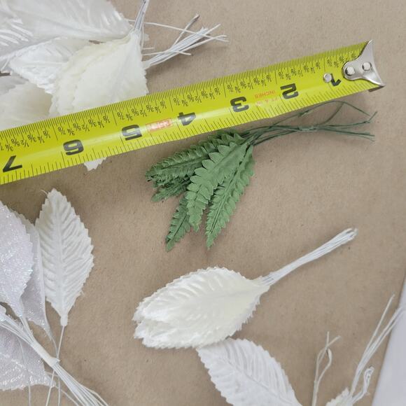 Vintage Mixed Artificial Floral Leaves Green & White Craft Lot - Picture 5 of 5